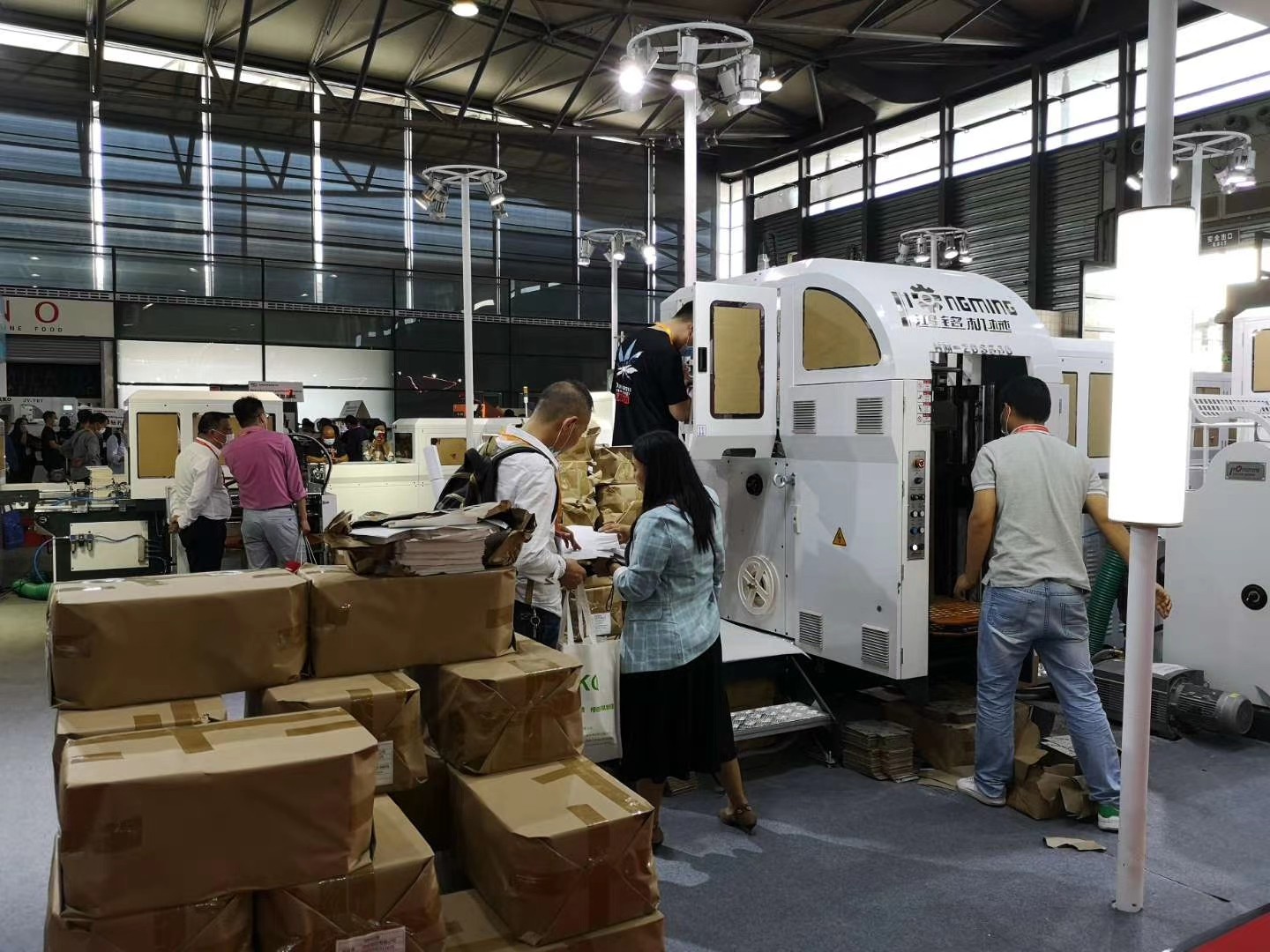 1605505162107493.jpg Rigid box making machine, Rigid box maker, Rigid box line